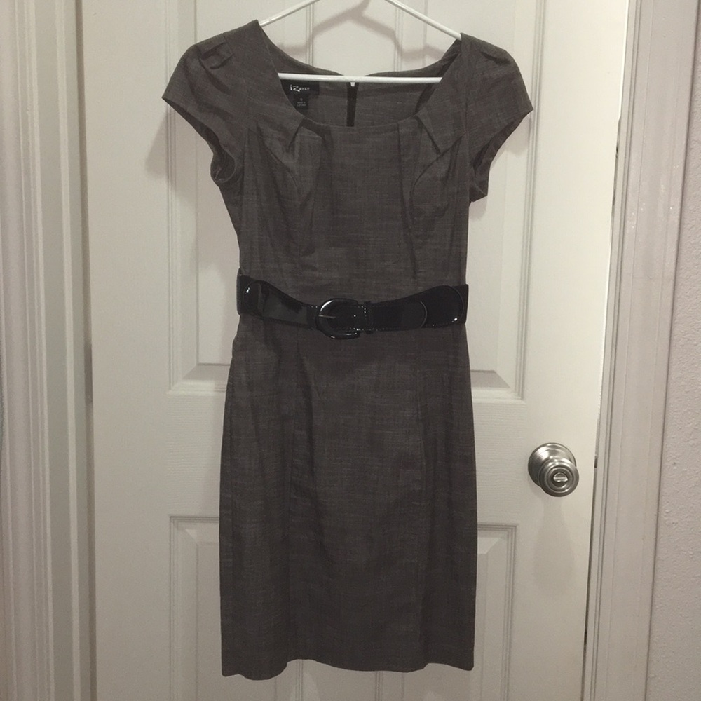 Flattering fitted dress, size 3, IZ Byer